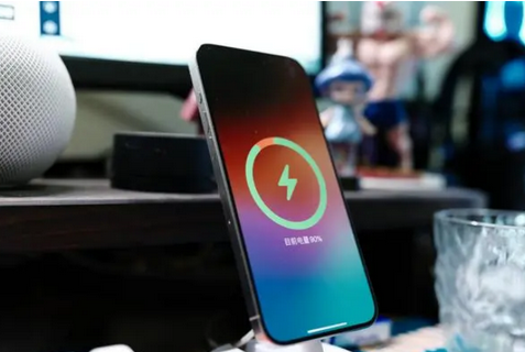 工布江达苹果15换屏服务分享用什么充电器给iPhone15充电更好 